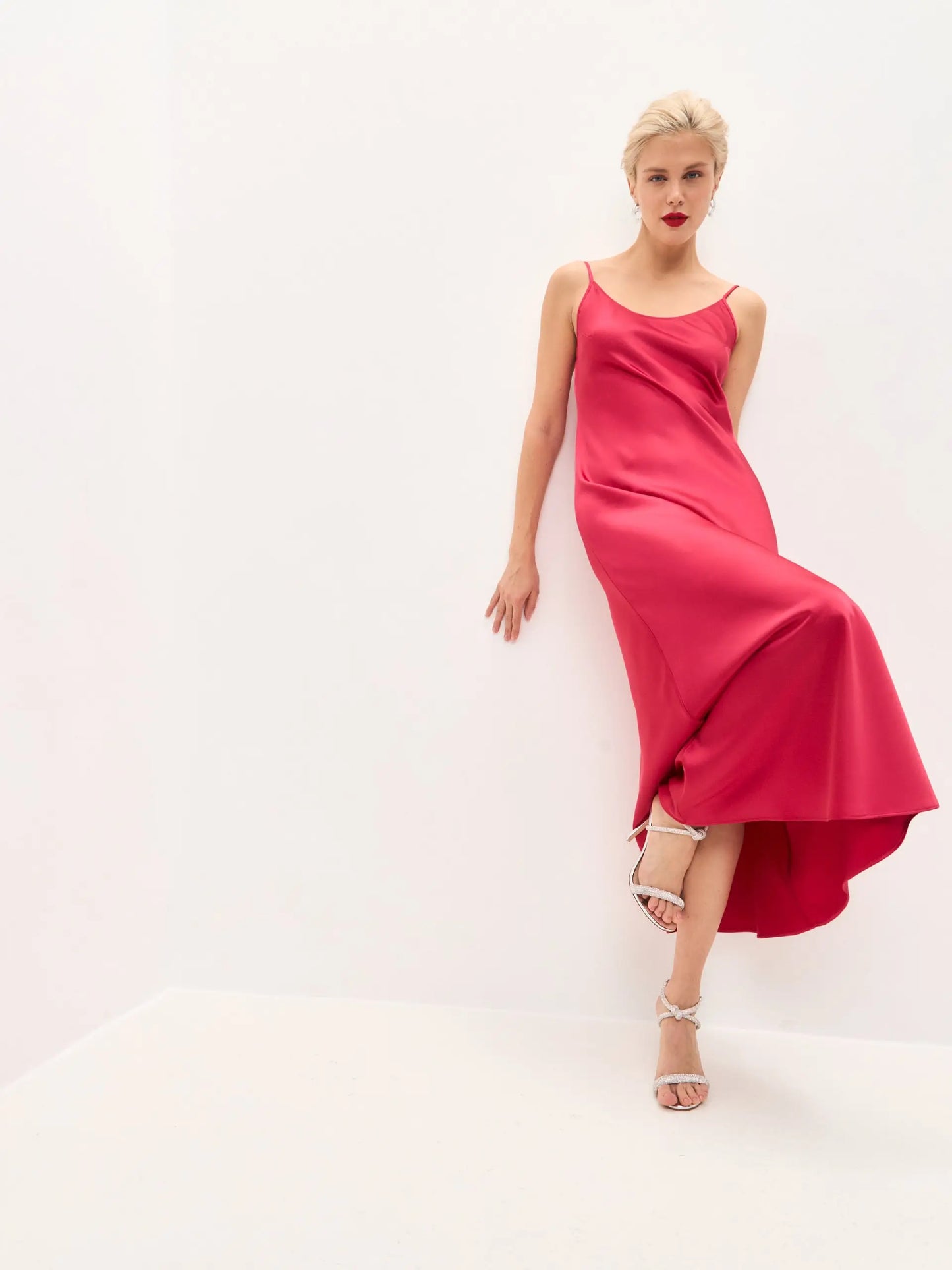 Magenta midi satin slip dress ’Majestic’