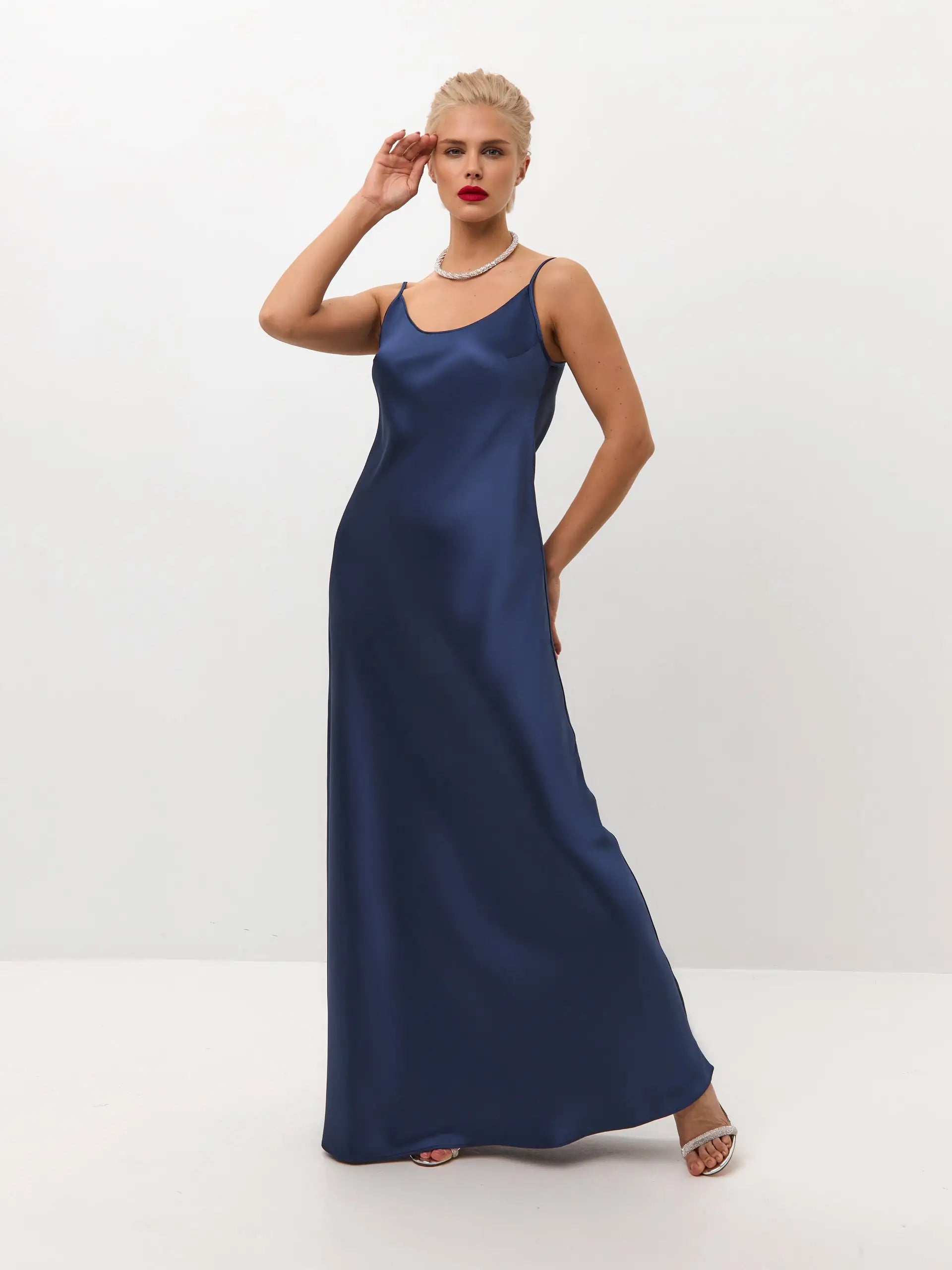 Navy blue maxi satin slip dress 'Serene' Serena – Serena Silueta