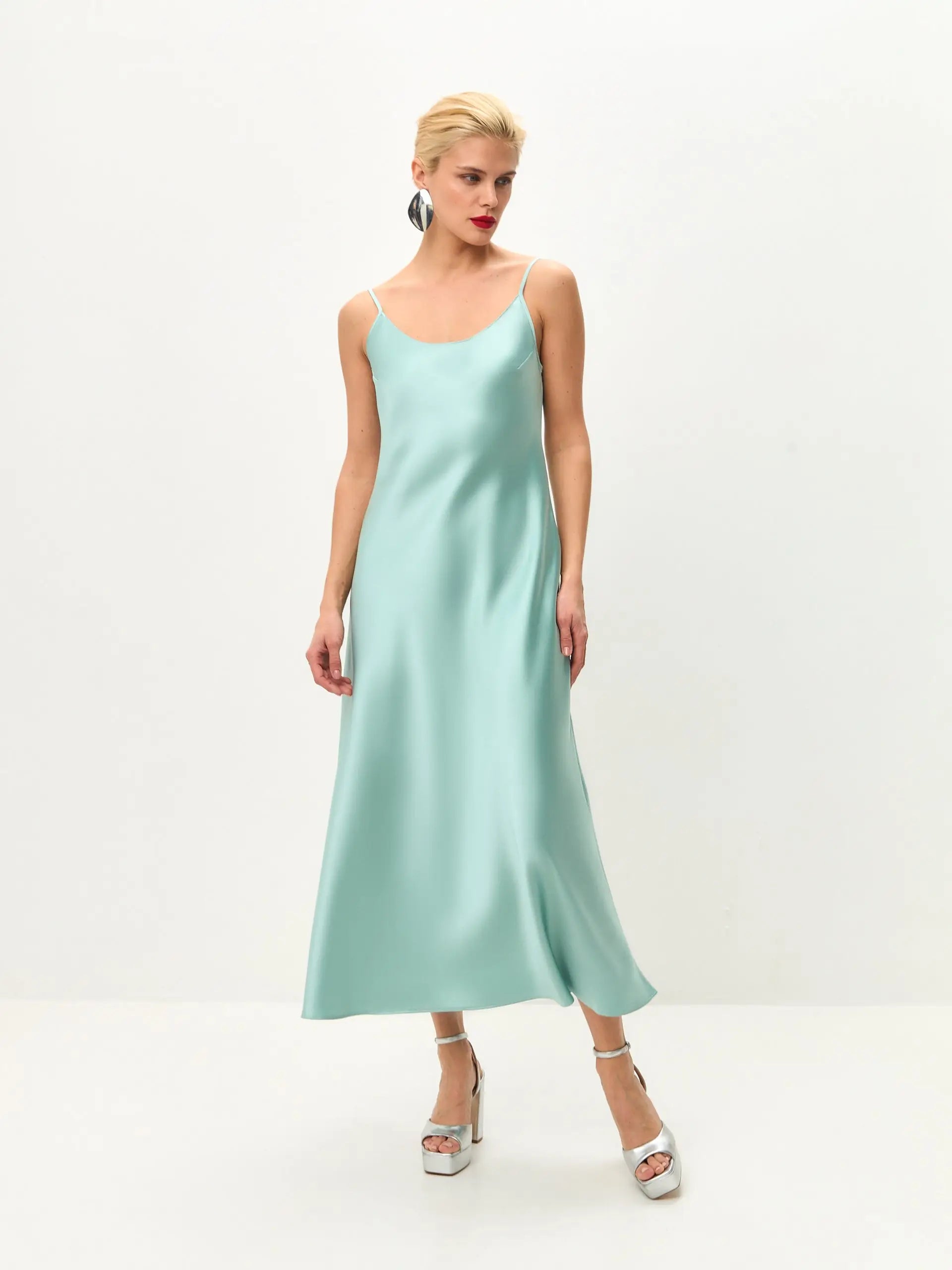 Pistachio midi satin slip dress 'Majestic' - Serena  Serena Silueta