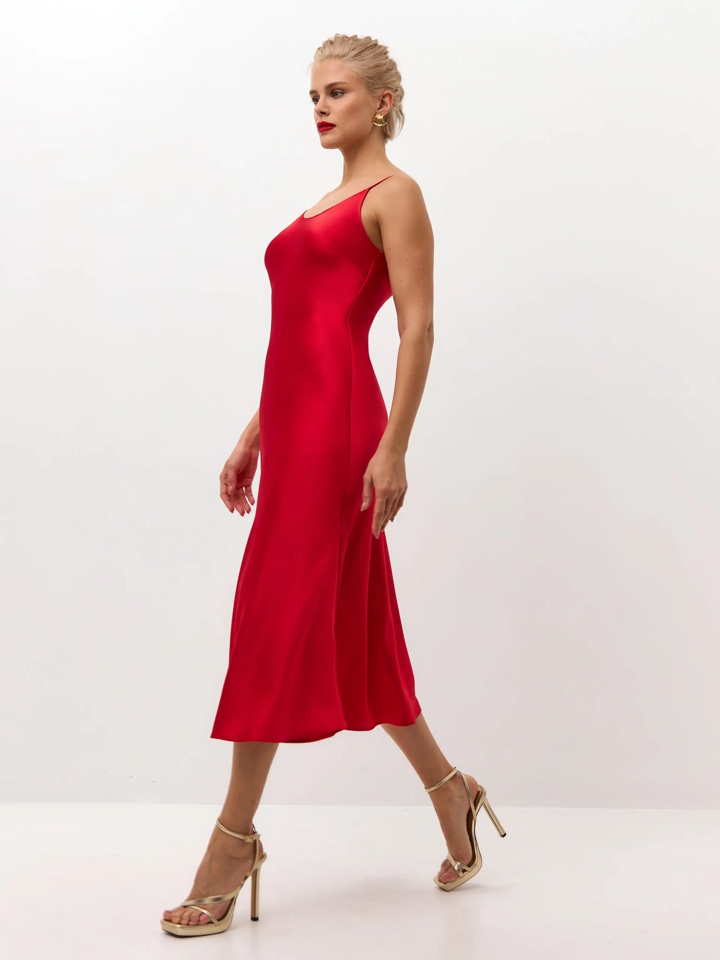 Red midi satin slip dress ’Majestic’