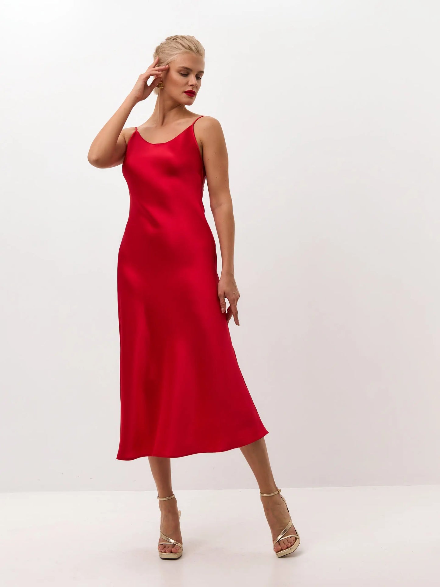 Red midi satin slip dress ’Majestic’