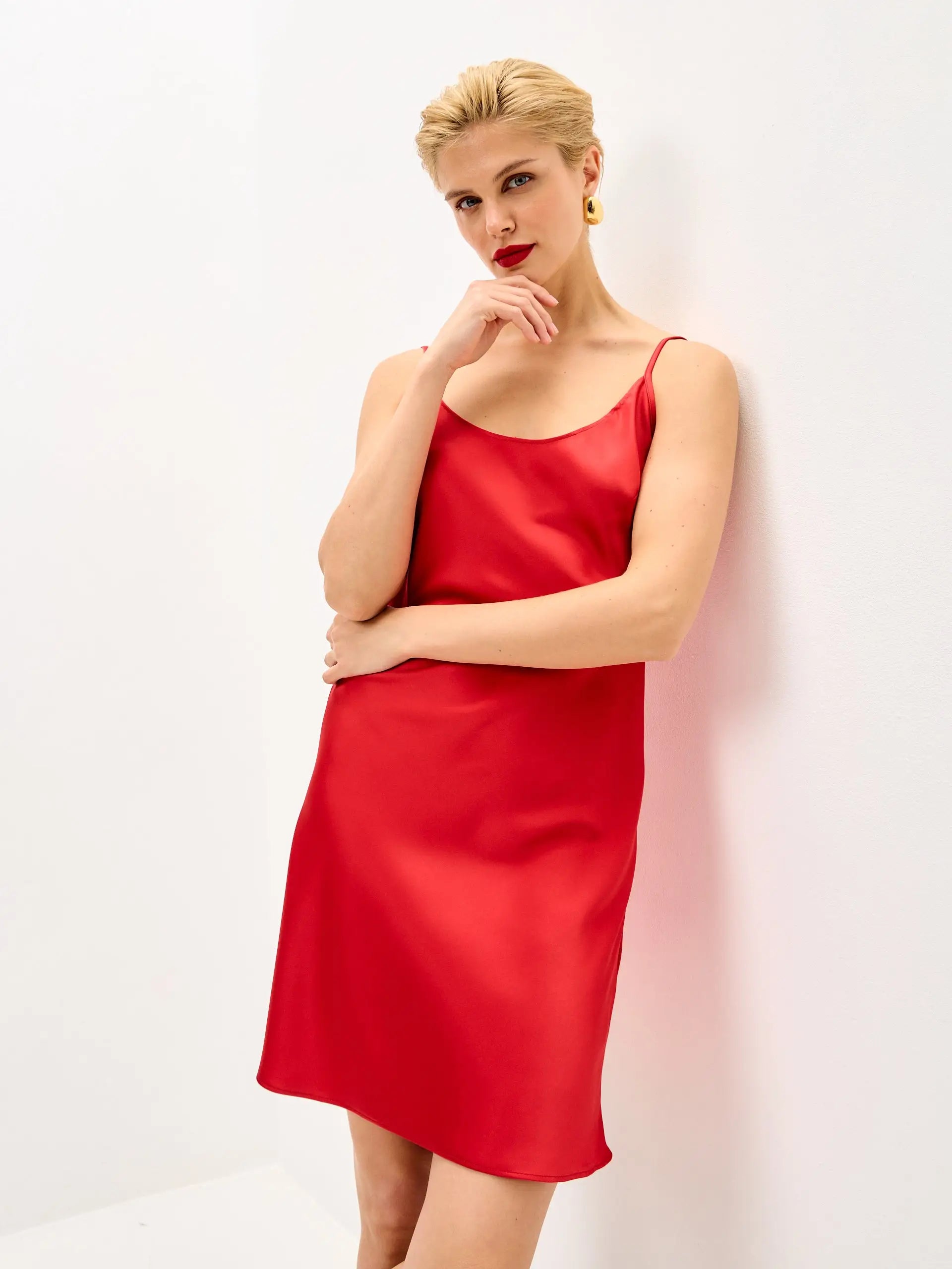 red slip dress Red mini satin slip dress 'Pure'