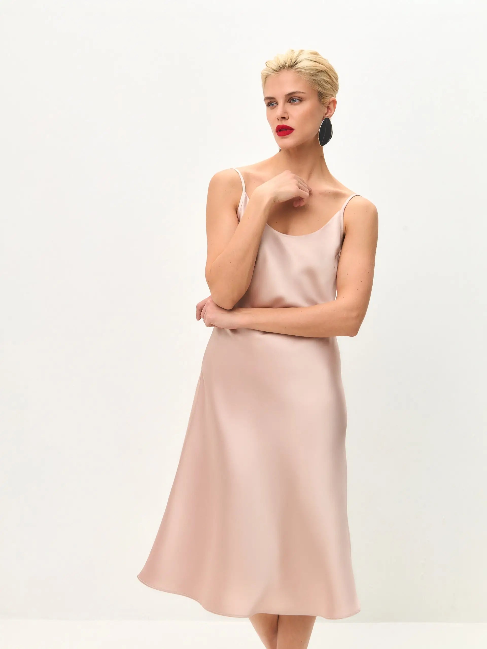knee length slip dress Powder pink below the satin 'Grace' – Serena Silueta 86cm (32 Color:Alpine Khaki global-style_name-Cruz Embellished Mini Dress Emerald Green Sequin Short