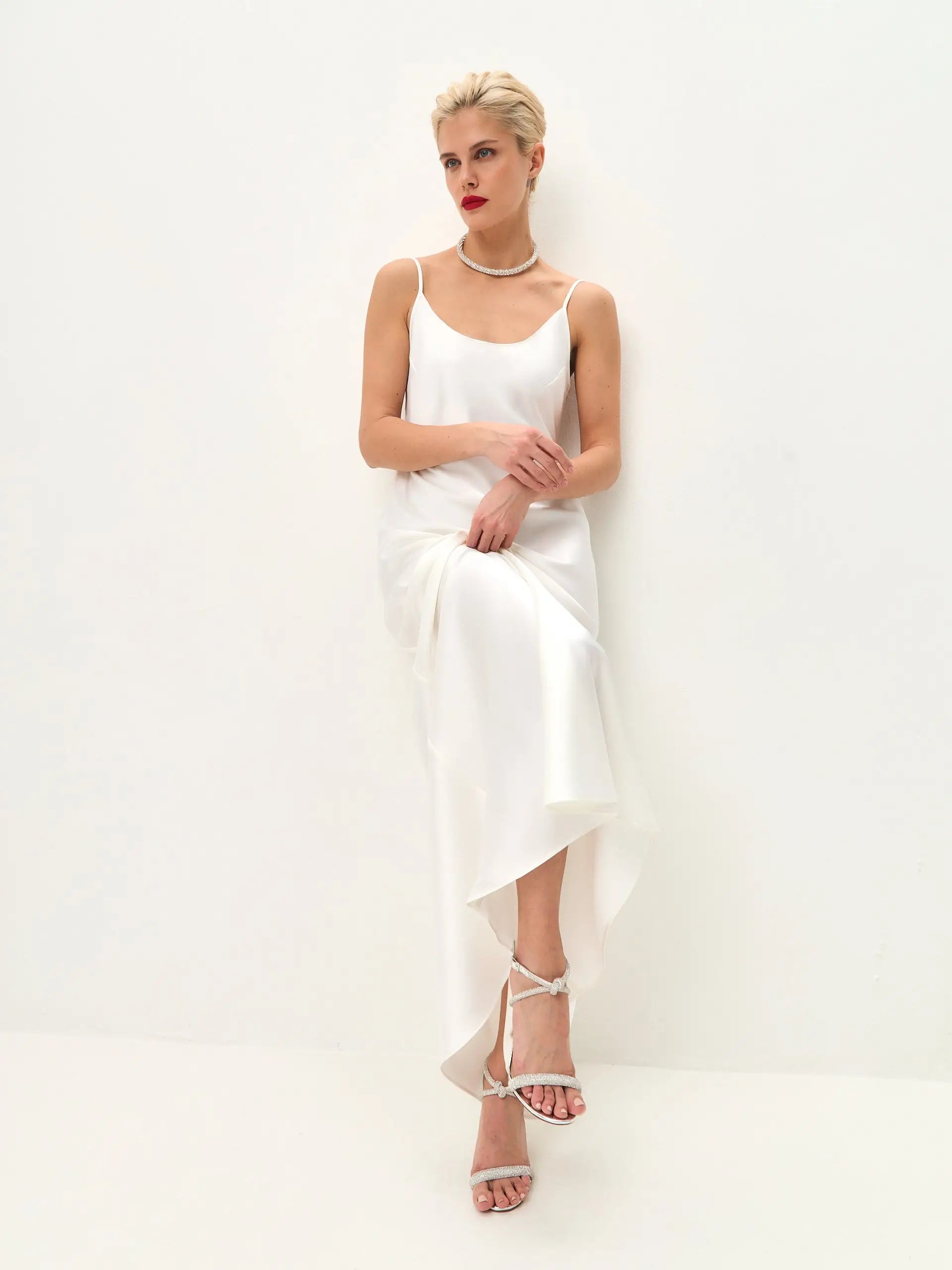 White maxi satin slip dress 'Serene' - Serena Silueta