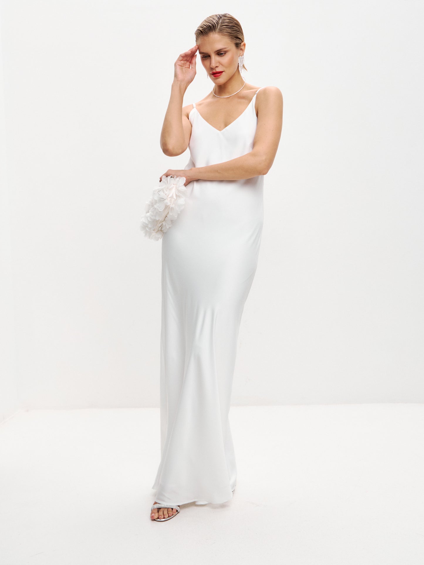 White maxi double-layered satin slip dress with V-neck Serena Silueta White maxi double-layered satin slip dress with V-neck Serena Silueta