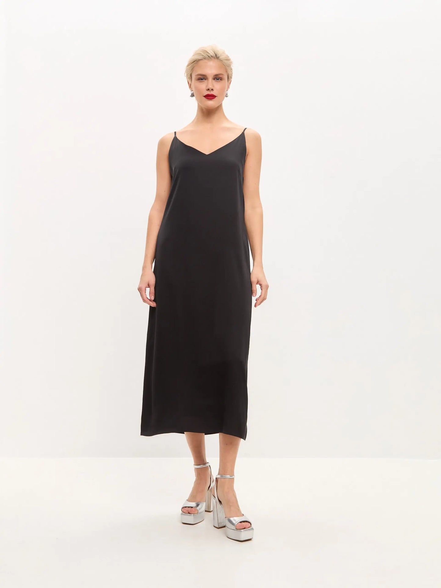 Black midi double-layered satin slip dress with V-neck – Serena Silueta Black midi double-layered satin slip dress with V-neck – Serena Silueta