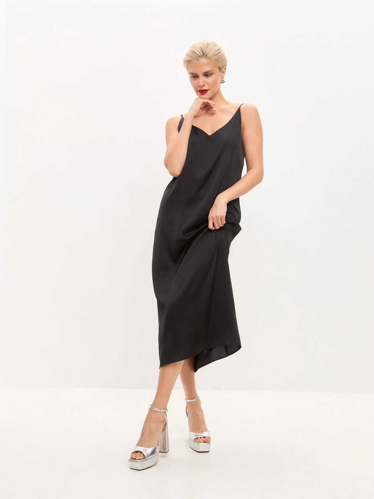 Black midi double-layered satin slip dress with V-neck Serena Silueta Black midi double-layered satin slip dress with V-neck Serena Silueta
