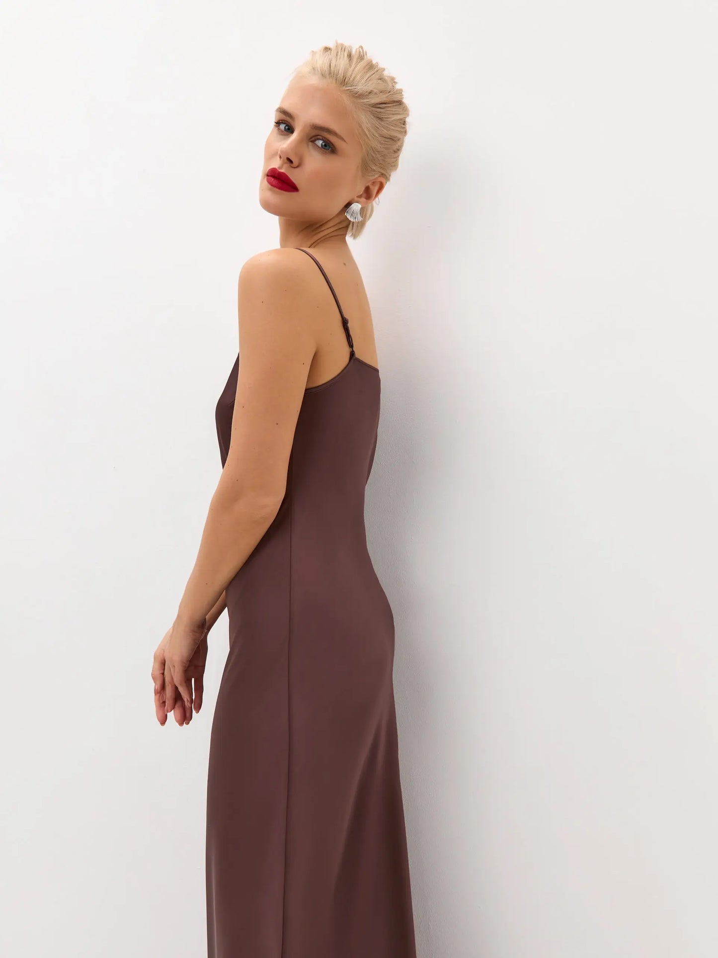 Chocolate brown maxi satin slip dress 'Serene' – Serena Silueta