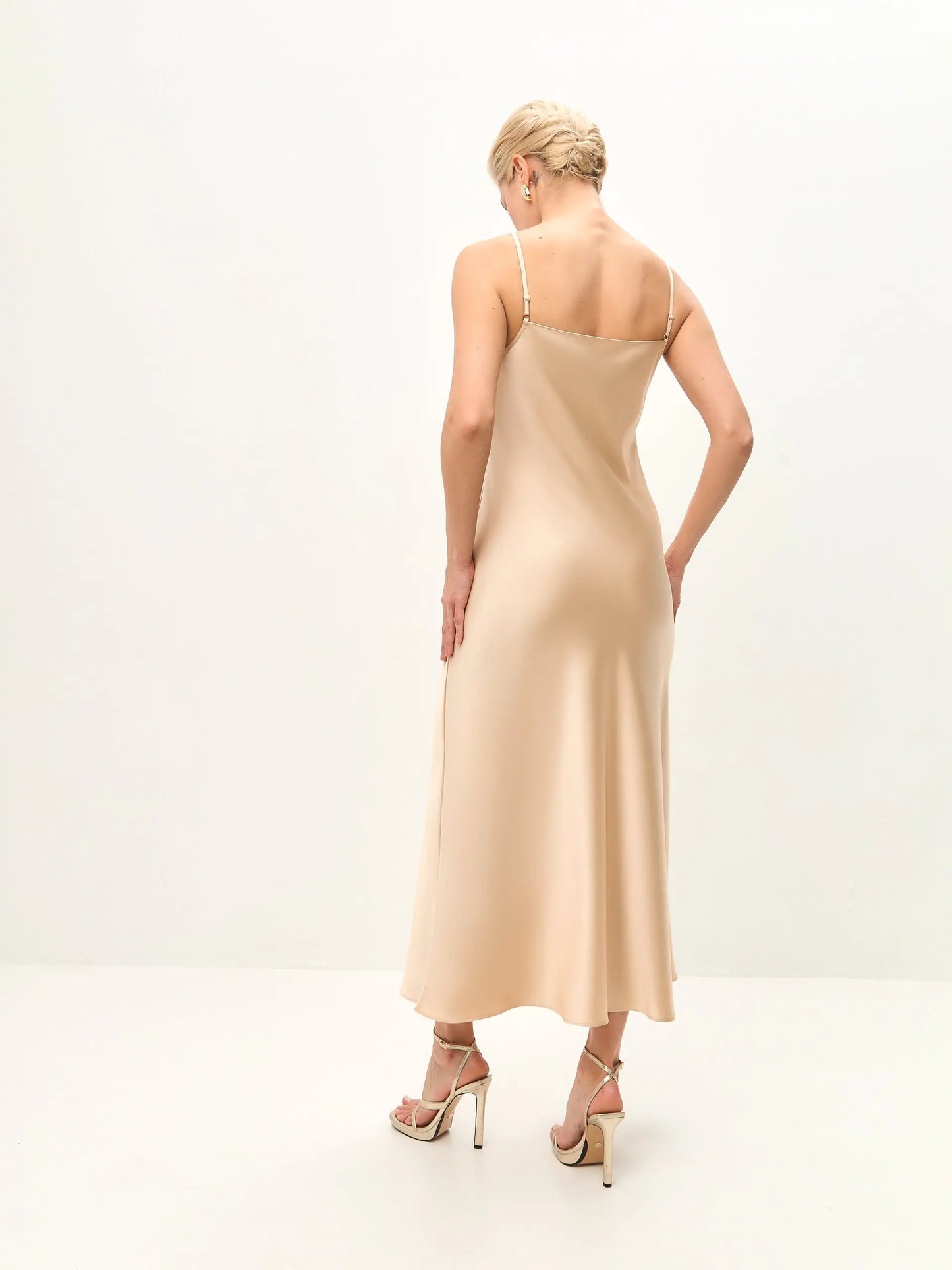 Gold midi satin slip dress 'Majestic' - Serena Silueta Gold midi satin slip dress 'Majestic' - Serena Silueta