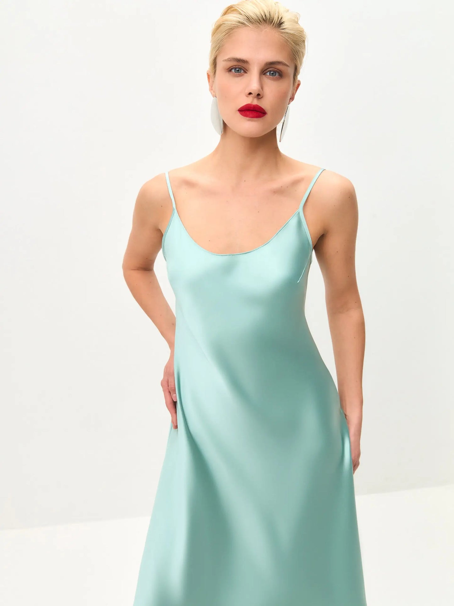 Pistachio below the knee satin slip dress 'Grace' – Serena Silueta