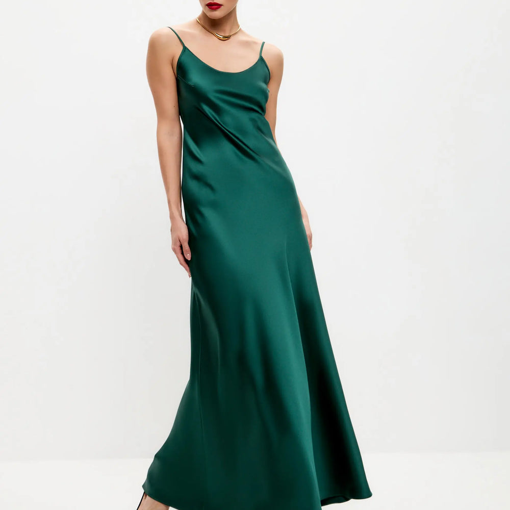 Emerald green maxi satin slip dress 'Serene' - Serena Serena Silueta Emerald green maxi satin slip dress 'Serene' - Serena Serena Silueta