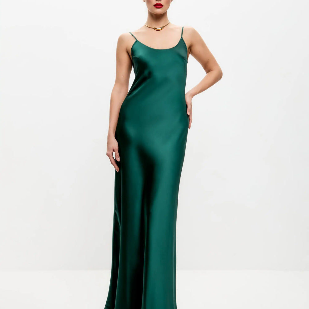 Emerald green maxi satin slip dress 'Serene' - Serena Serena Silueta Emerald green maxi satin slip dress 'Serene' - Serena Serena Silueta