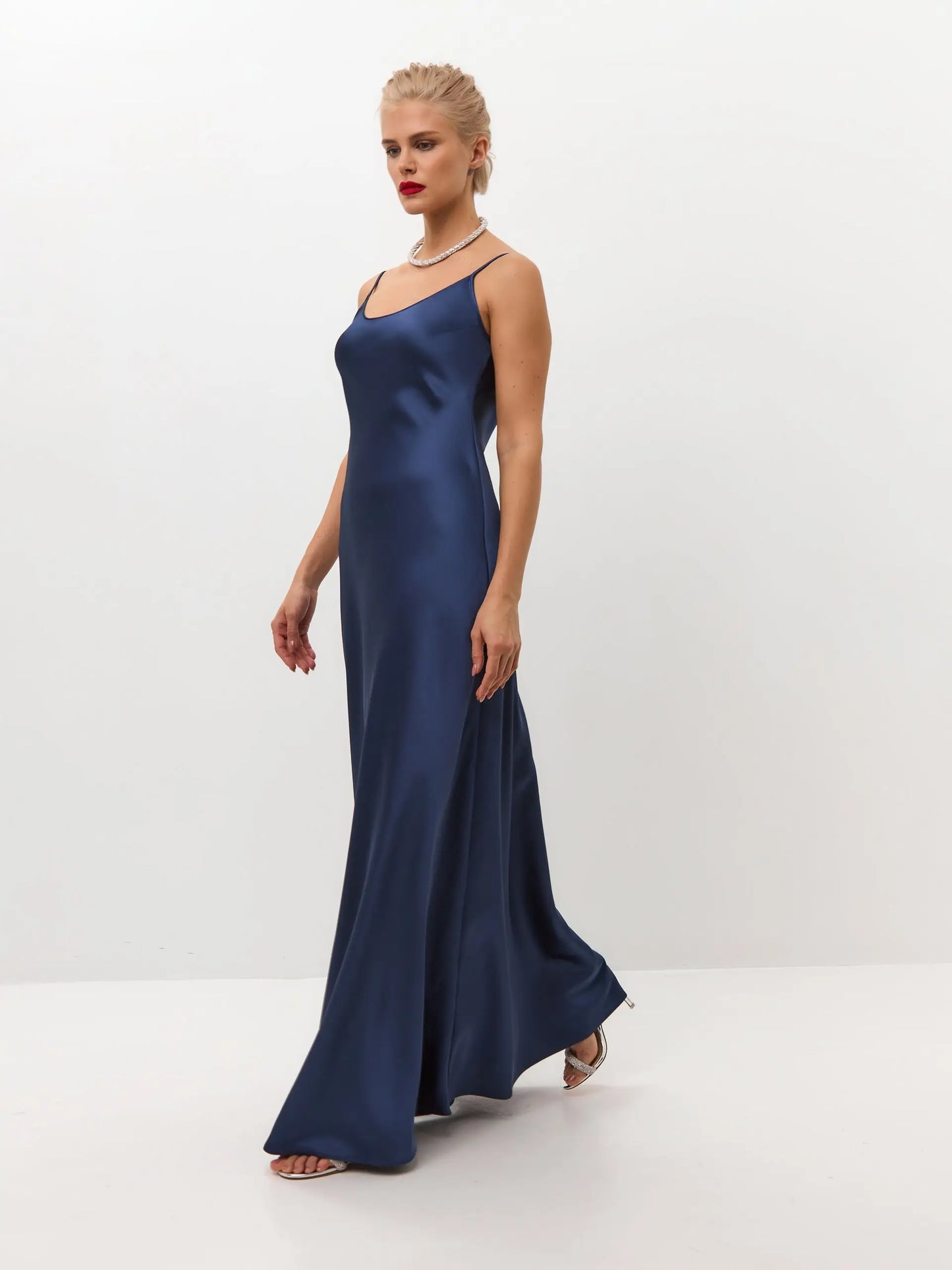 Navy blue maxi satin slip dress 'Serene' - Serena Serena Silueta Navy blue maxi satin slip dress 'Serene' - Serena Serena Silueta