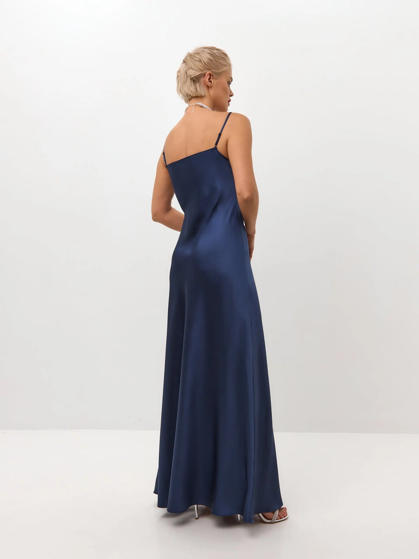Navy blue maxi satin slip dress 'Serene' - Serena Serena Silueta Navy blue maxi satin slip dress 'Serene' - Serena Serena Silueta