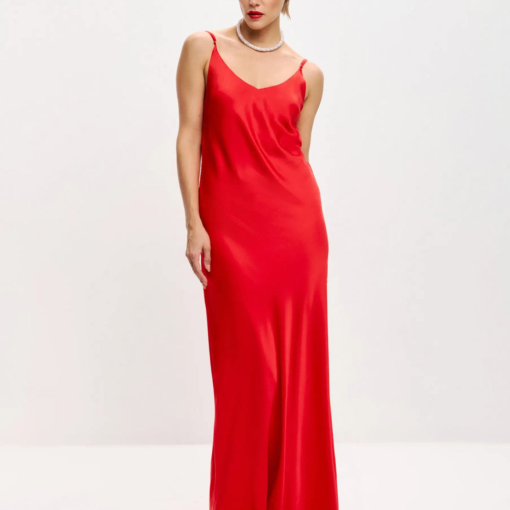 
                  
                    Red maxi double-layered satin slip dress with V-neck ’Marigold’
                  
                