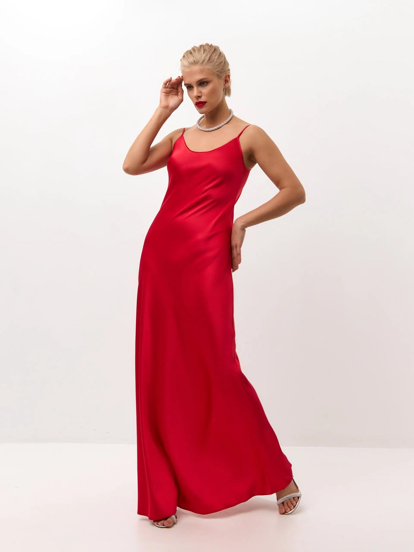 Red maxi satin slip dress 'Serene' - Serena Silueta Red maxi satin slip dress 'Serene' - Serena Silueta