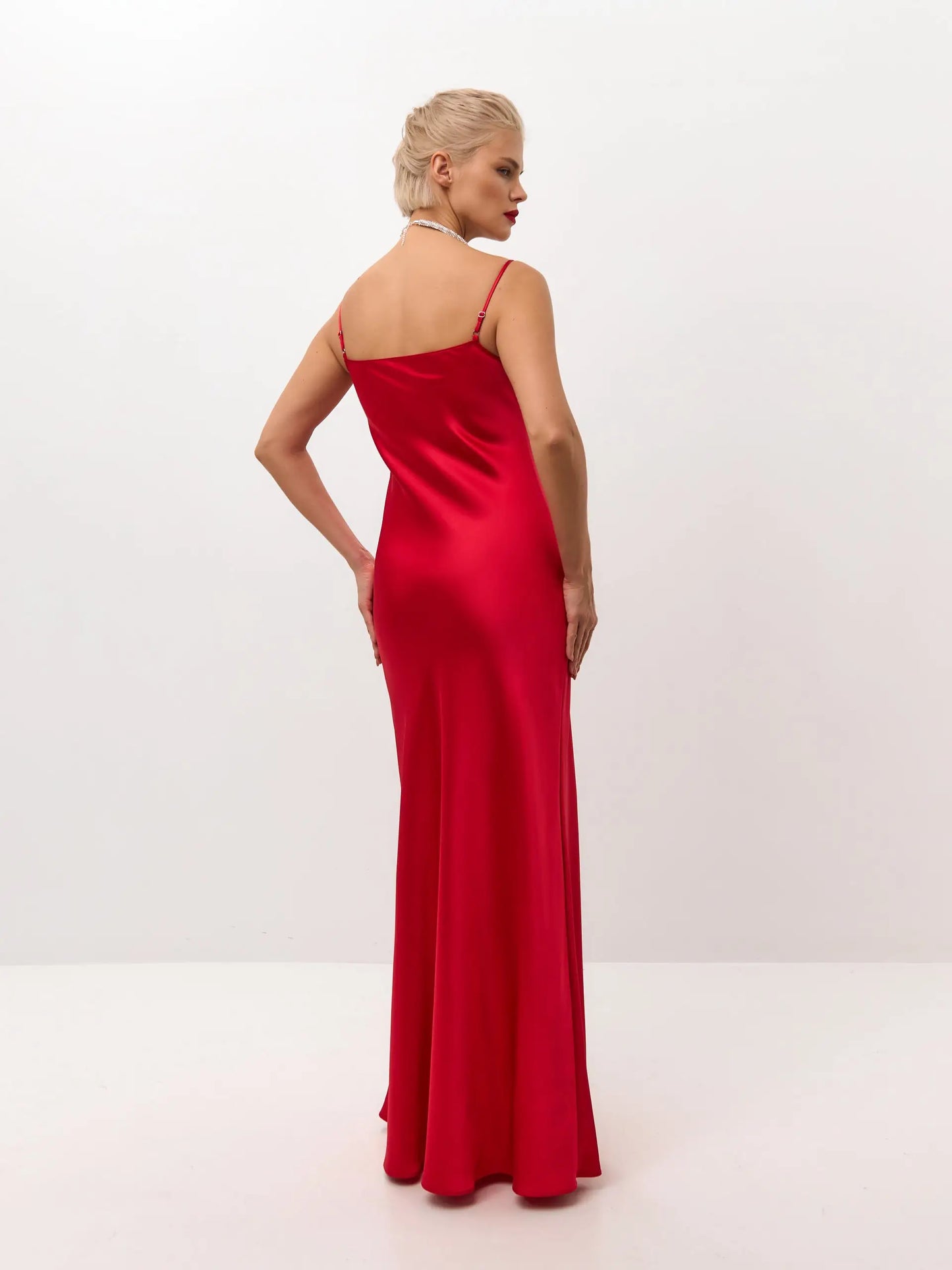 Red maxi satin slip dress 'Serene' - Serena Silueta Red maxi satin slip dress 'Serene' - Serena Silueta