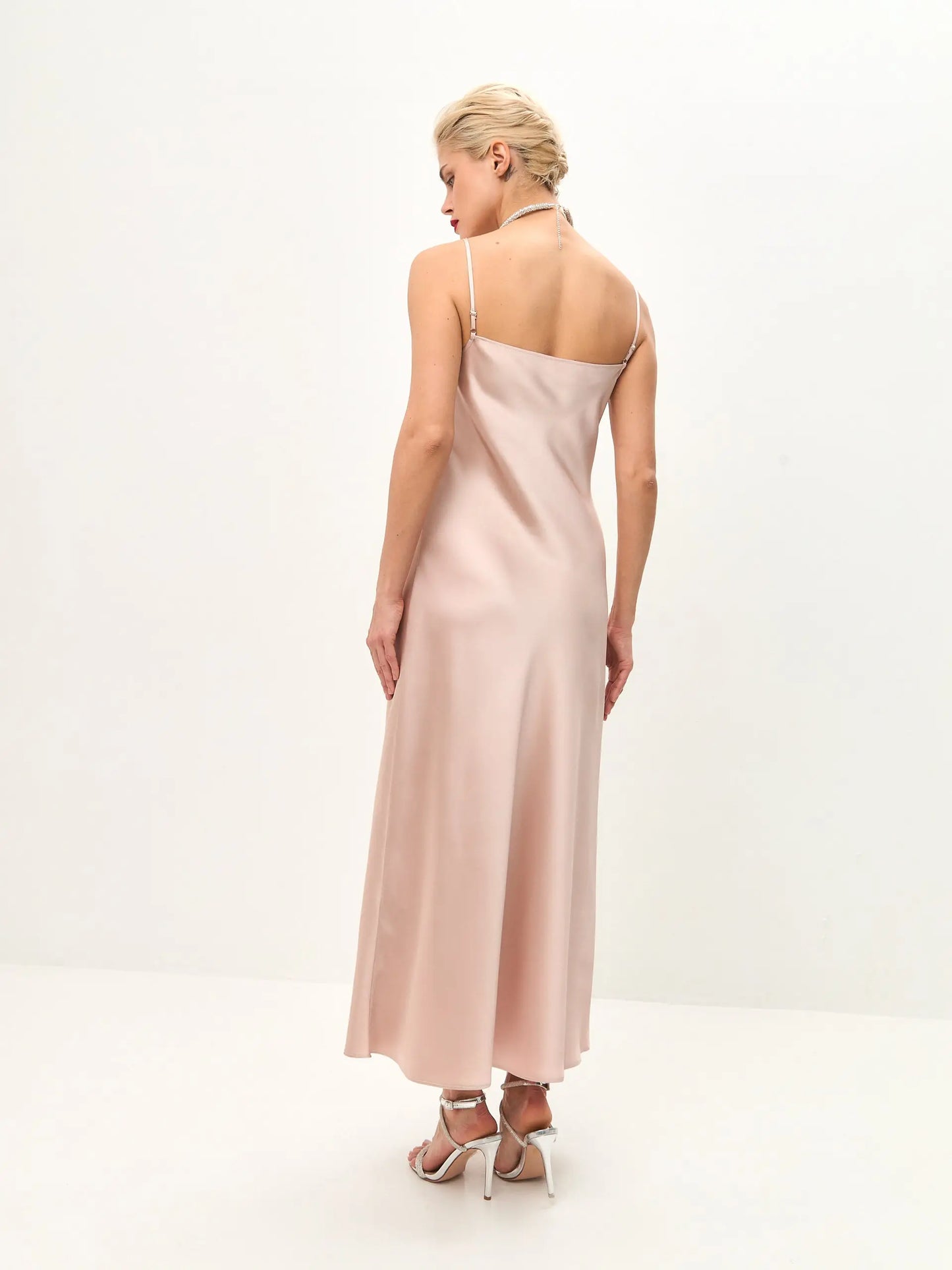 Powder pink midi satin slip dress 'Majestic' - Serena Serena Silueta Powder pink midi satin slip dress 'Majestic' - Serena Serena Silueta