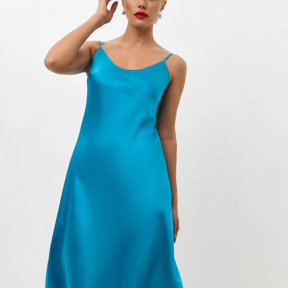 Turquoise blue below the knee satin slip dress 'Grace' Serena Silueta Turquoise blue below the knee satin slip dress 'Grace' Serena Silueta